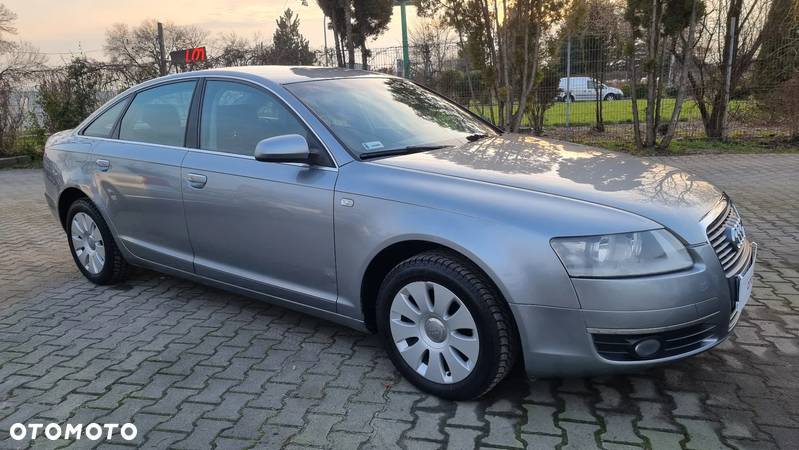 Audi A6 2.0T FSI - 4