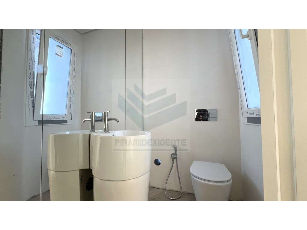 Moradia Isolada 4 Suítes, Piscina, Cave 43m2 - AZEITÃO-13