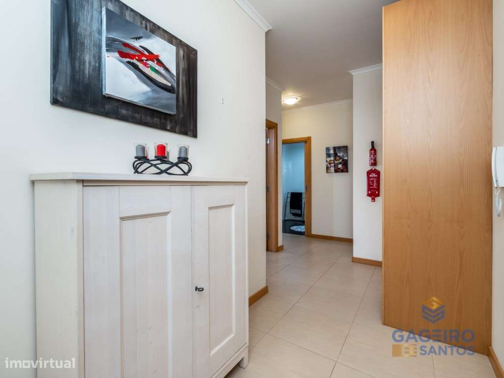 T2 com Varanda e Piscina - Condomínio Costa de Prata - Grande imagem: 3/28