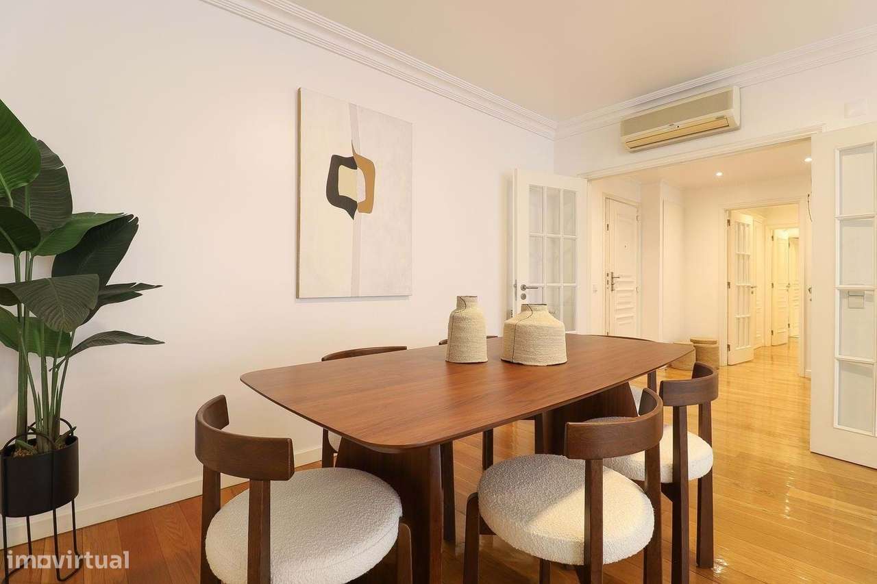 Apartamento T2 com garagem no coração de Campo de Ourique, Lisboa-29