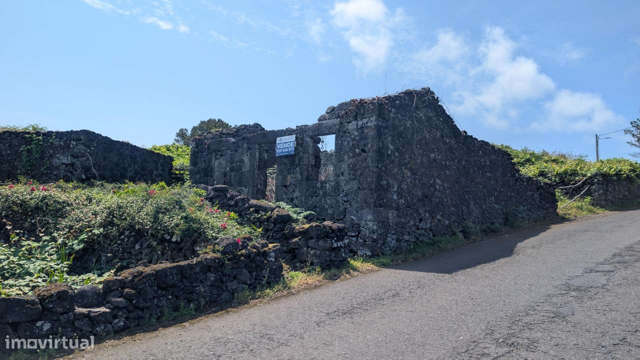 Ruína com Potencial Turístico e Vistas Deslumbrantes na Ilha do Pico-19