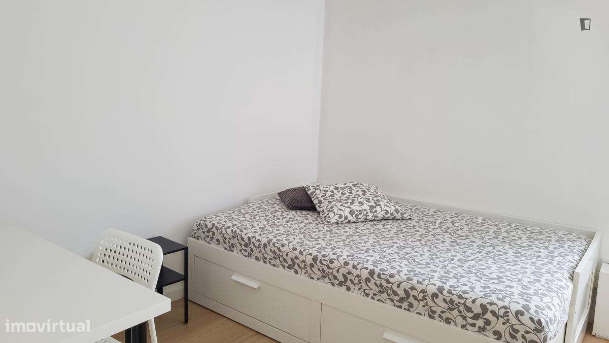 Quarto - localizado em Rio Tinto Porto - Grande imagem: 5/57