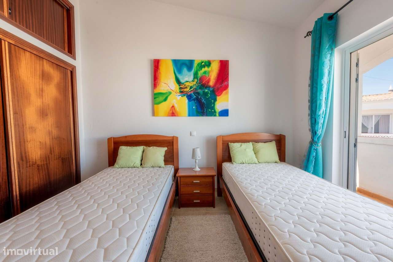 Villa de 4 quartos com personalidade e piscina em Almádena-23