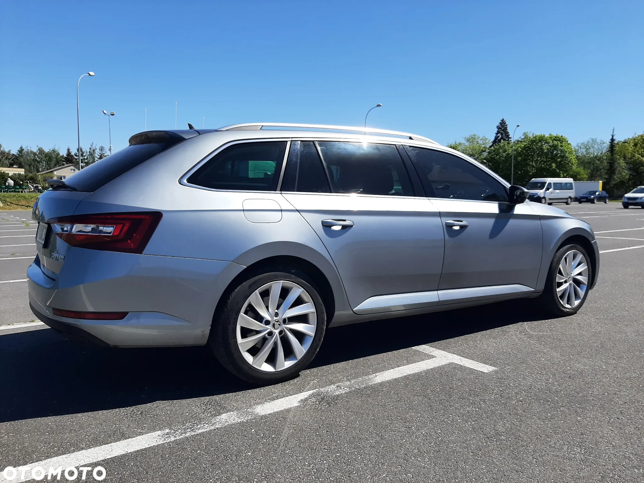 Skoda Superb 2.0 TDI Active DSG - 4