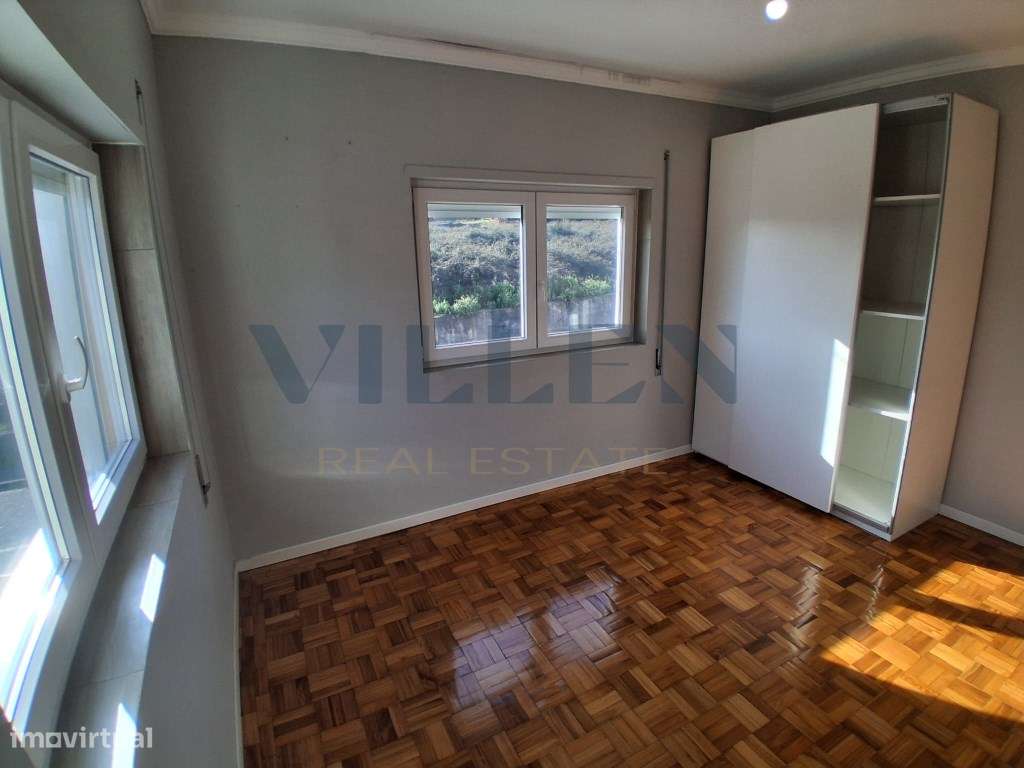 Andar Moradia T3 Renovado com Garagem e 3 Frentes em São Cosme - Go...-16