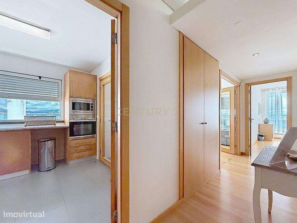 T1 ÚNICO com Terraço de 28m² e Vista Panorâmica de Sonho (Mar + Serra - Grande imagem: 2/25