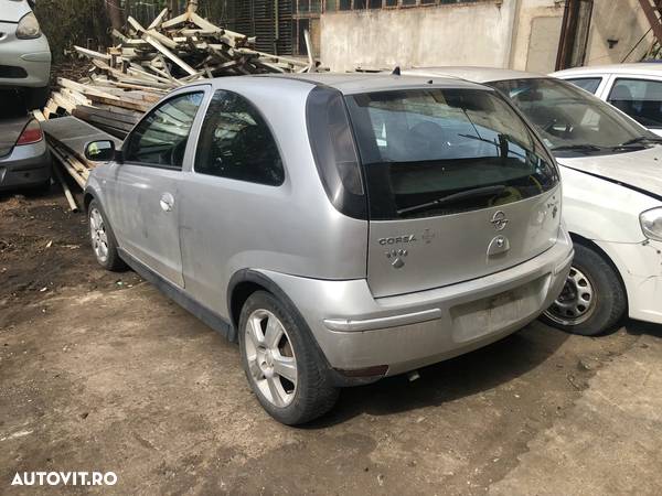 Dezmembrez Opel Corsa C facelift 2004 coupe gri - 2