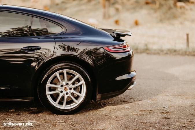 Porsche Panamera 4 E-Hybrid - 5