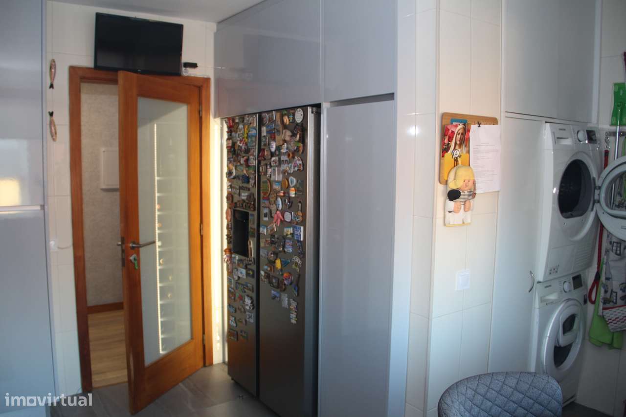 Apartamento T3 com 2 frentes na Maia-6