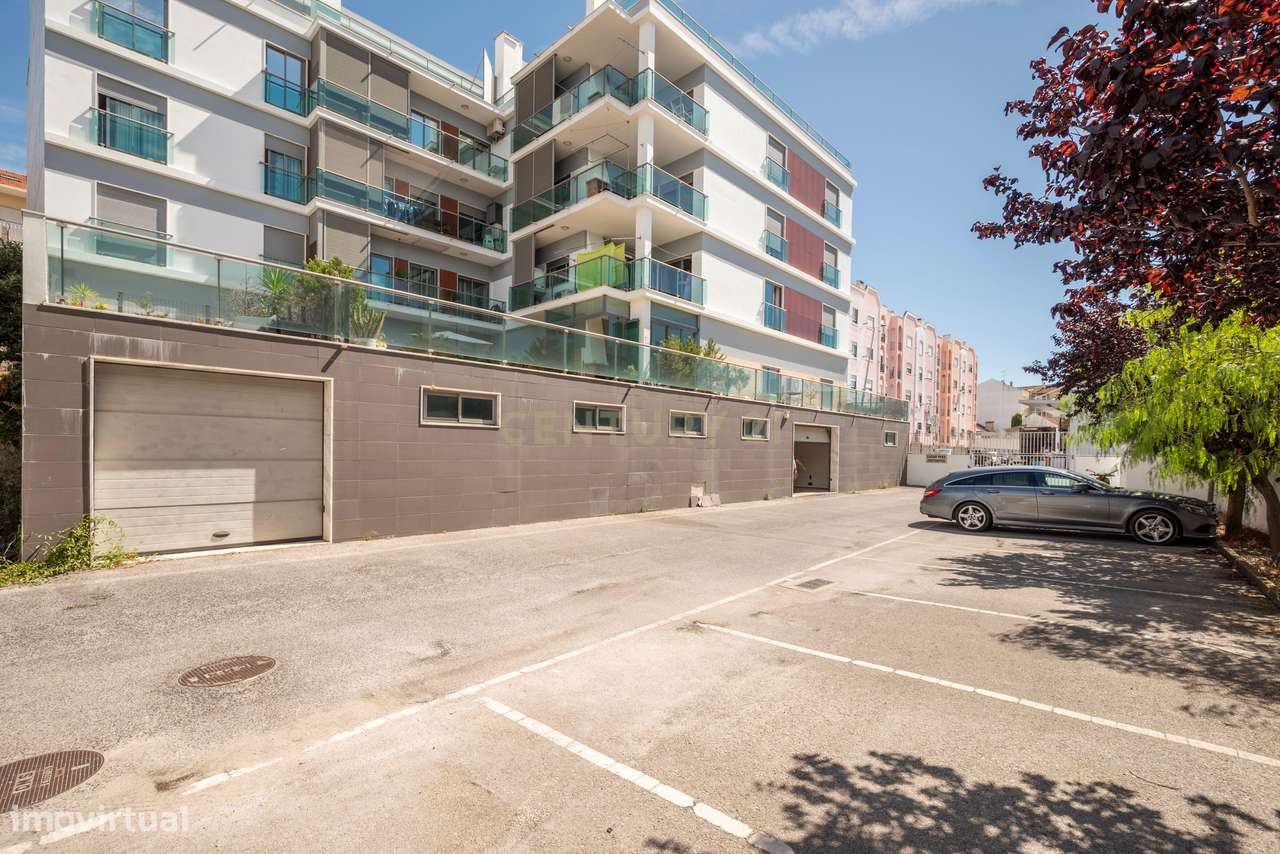 APARTAMENTO T4 DE SONHO NA AMORA | SEIXAL-36