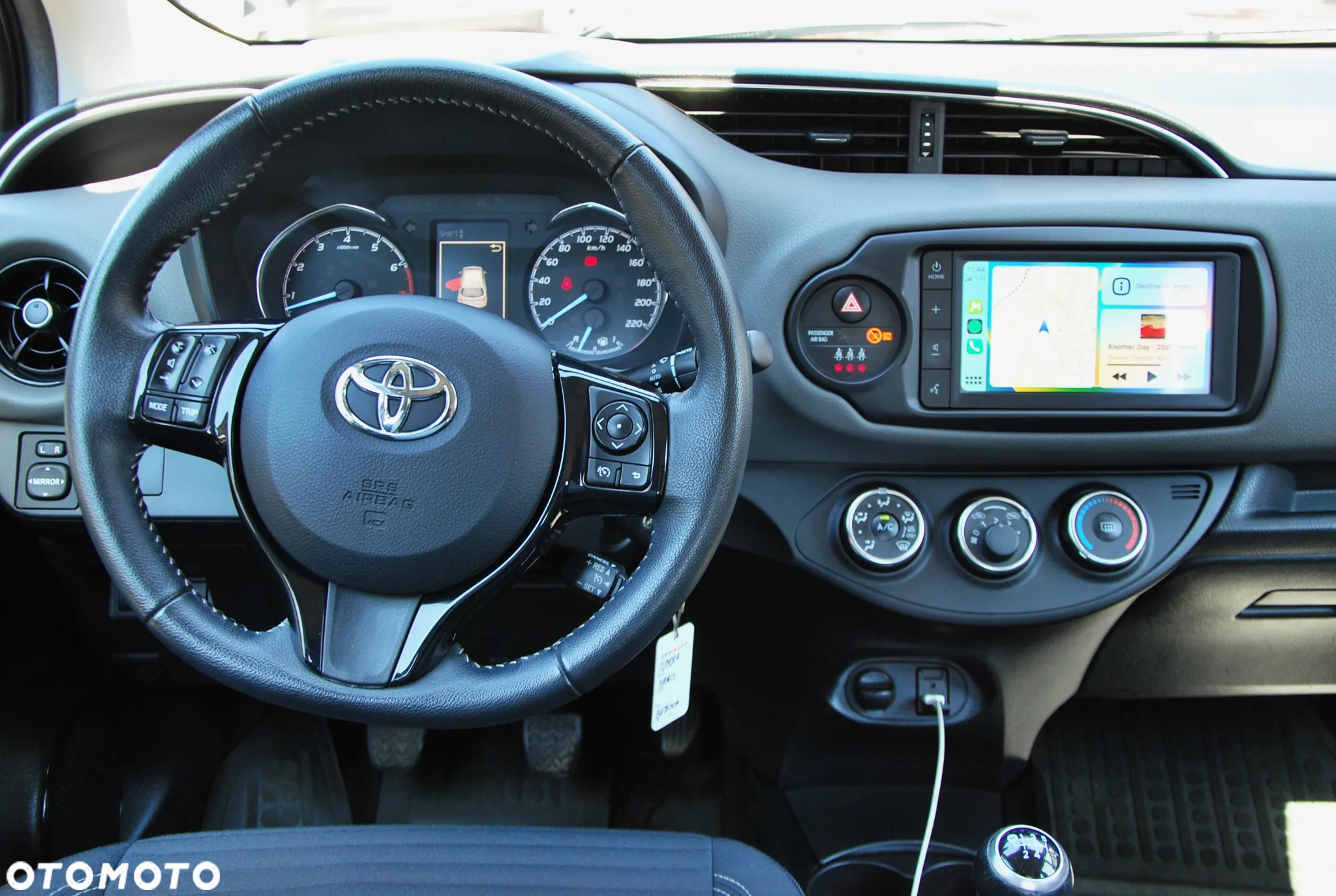 Toyota Yaris 1.5 Premium - 35