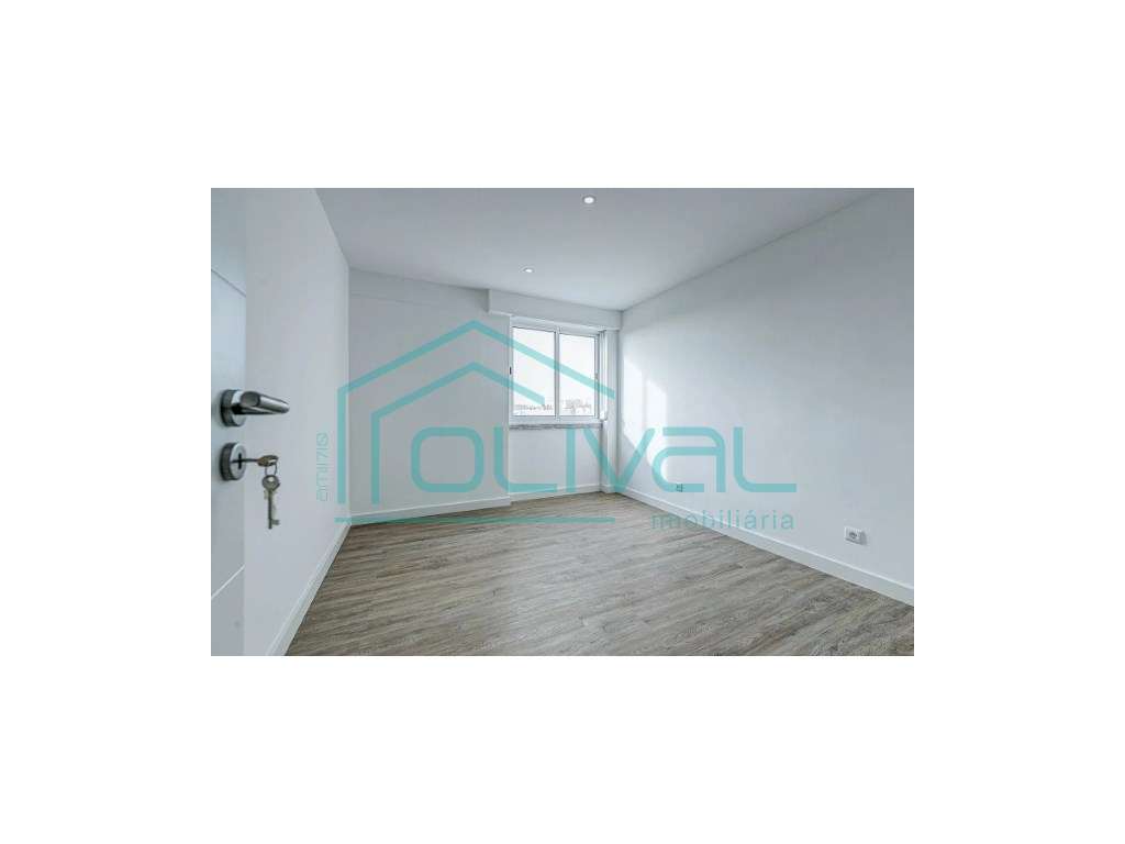 ******APARTAMENTO T3 REMODELADO CENTRO DE ALVERCA ********-7