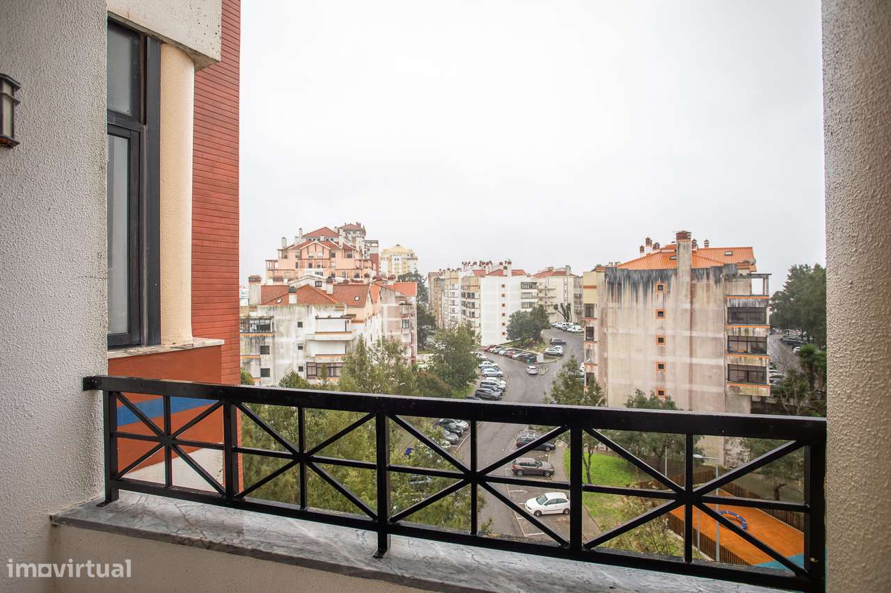 Excelente T2 na Tapada das Mercês-11