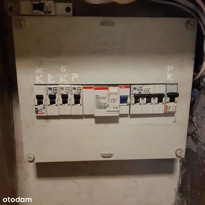 duże 3 pokoje parter remont parking-5