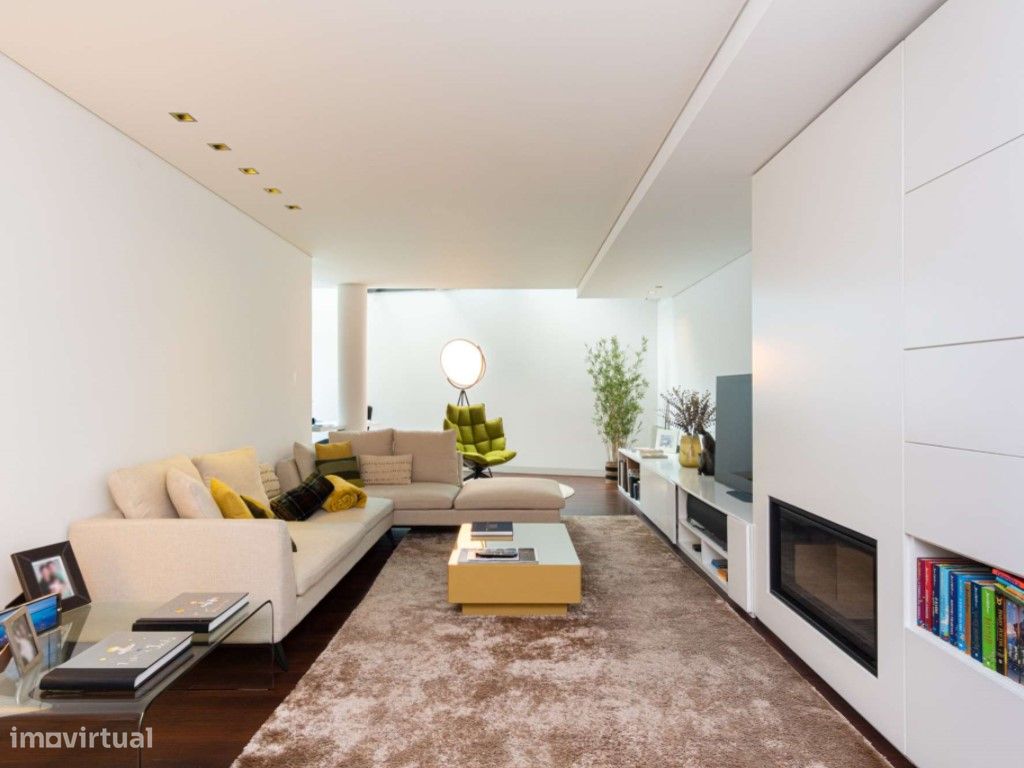 Moradia T3 com jardim e garagem em Ramalde, Porto - Grande imagem: 1/24