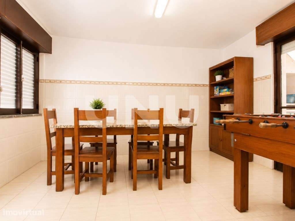 Moradia Bifamiliar T4 + T1 com garagem nas Paredes, em Alenquer!-20