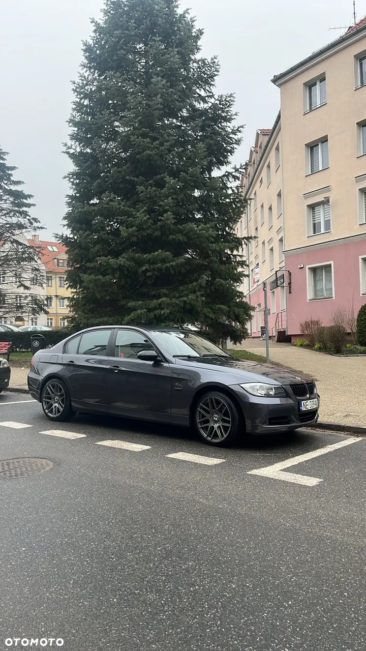 BMW Seria 3 320i - 16