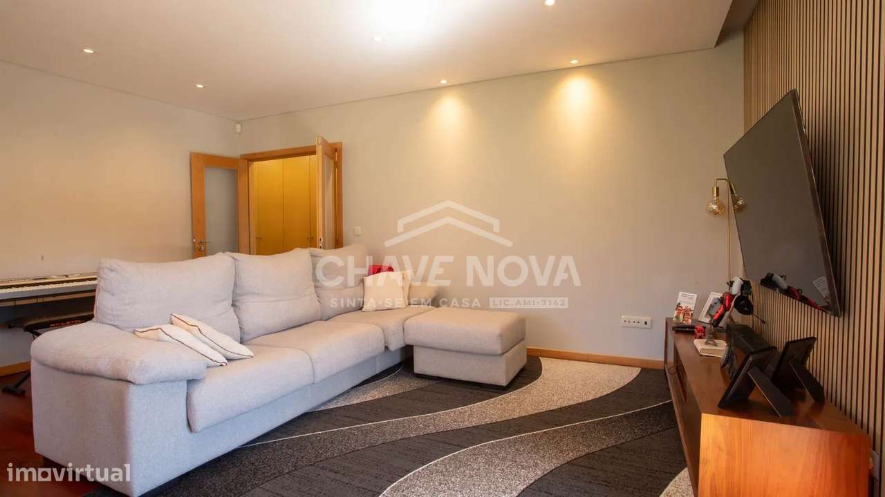 Excelente Apartamento T3 com Terraço em Oliveira do Douro,-25
