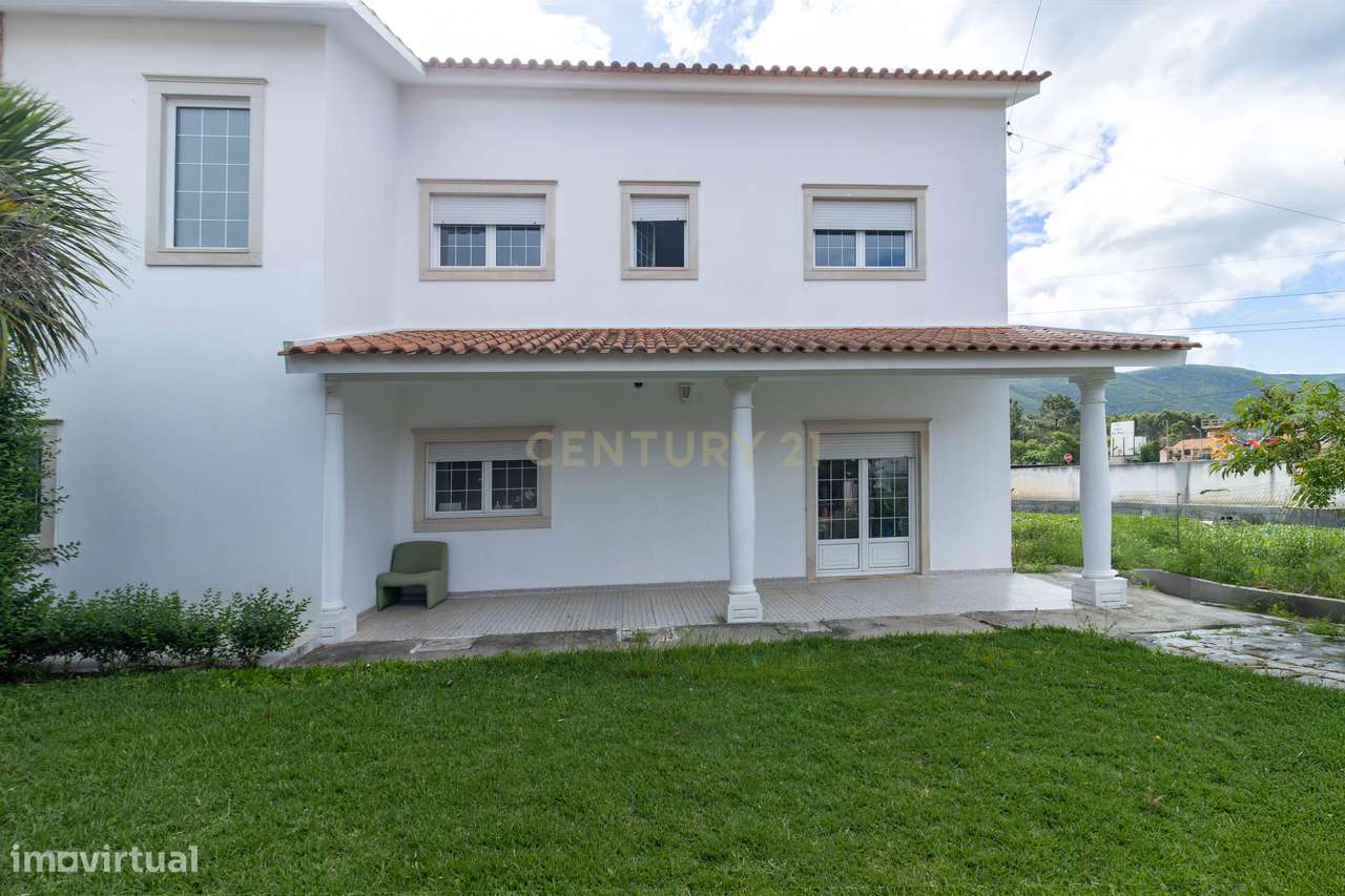 Casa Renovada em Aljubarrota, Alcobaça - 4 Quartos e Jardim-4