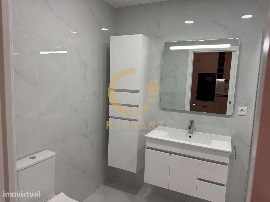 Apartamento T1+1 Totalmente Remodelado  Ermesinde-16