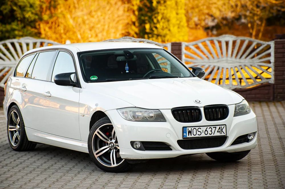 BMW 3 Series E90/E91/E92/E93 320d Efficient Dynamics Sport Line 2012