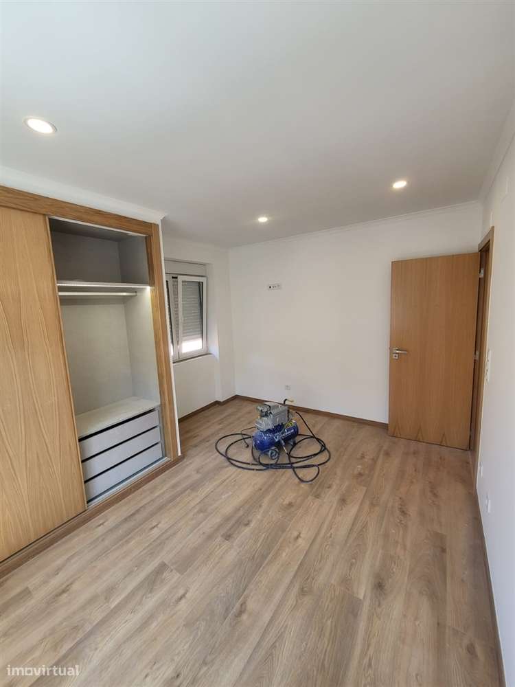 T3 Remodelado, com cozinha equipada às Portas de Benfica-55