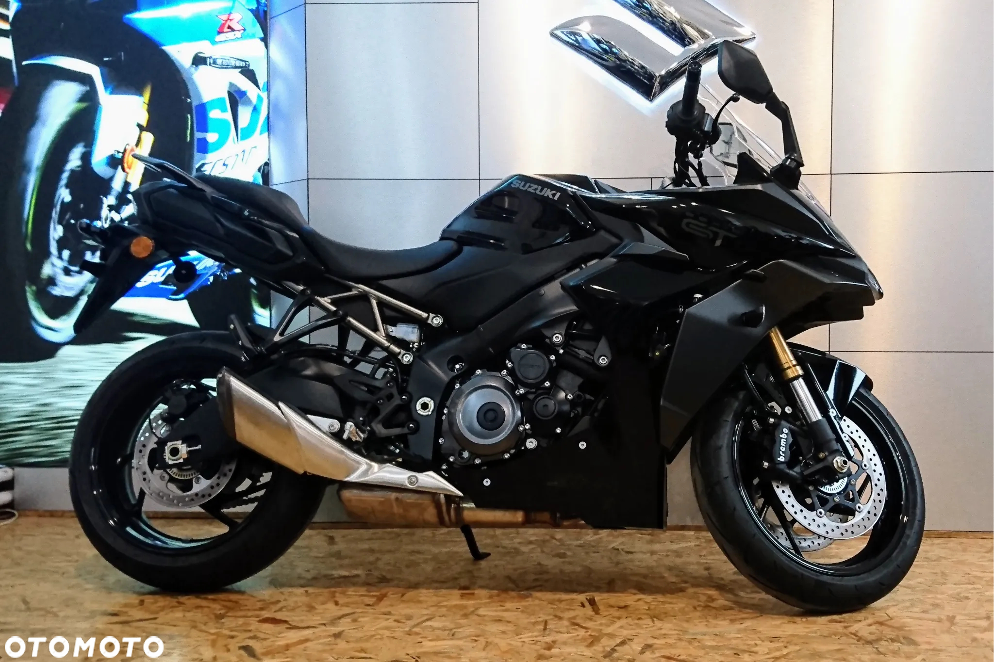 Suzuki GSX - 7