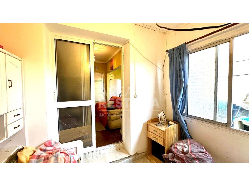 Apartamento T1 com Logradouro e Arrecadação/Garagem no Afonsoeiro -...-17