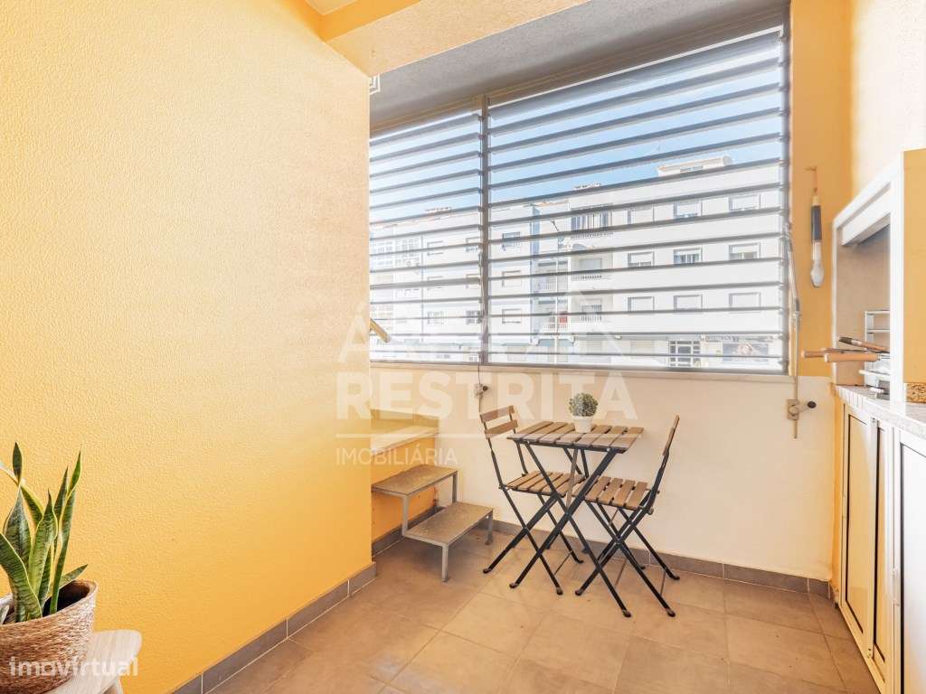 Apartamento T2 com Parqueamento, Arrecadação e Varanda com Churrasq... - Grande imagem: 3/60