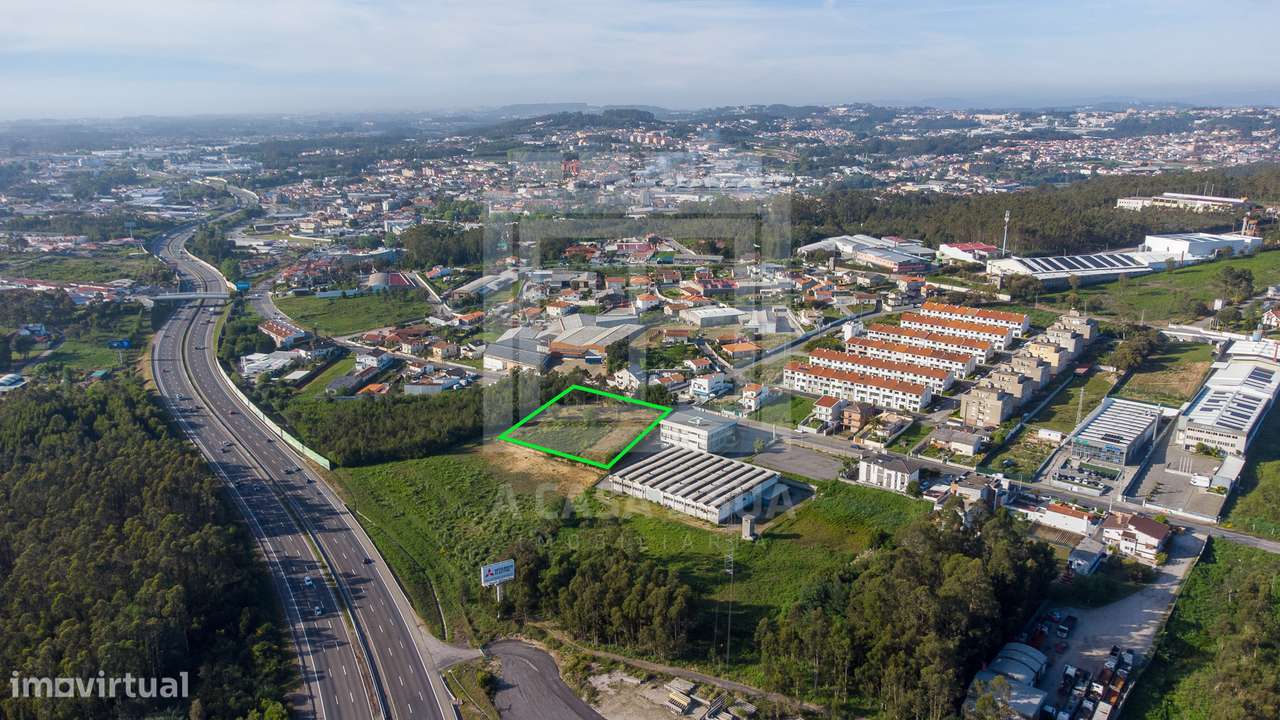 Venda conjunta de 2 terrenos urbanos em Rio Meão, S.M. Feira-11