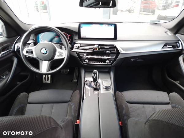 BMW Seria 5 520d xDrive M Sport sport - 17
