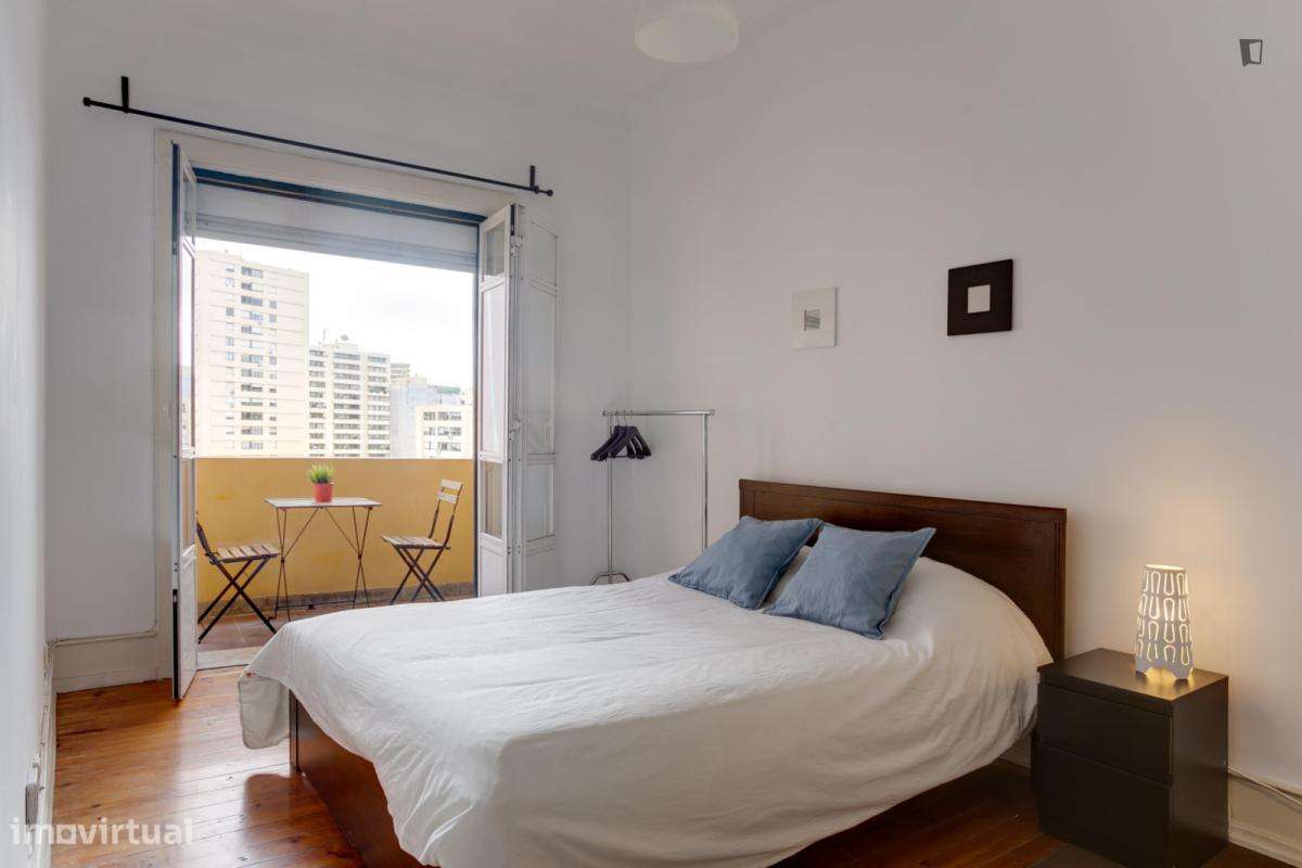 Quarto - localizado em Sete Rios Lisbon - Grande imagem: 4/7