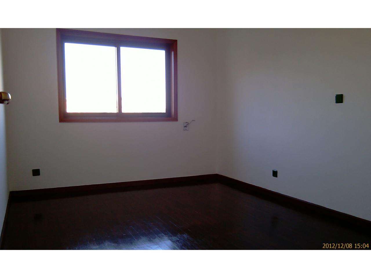 Apartamento T1 c/ lugar de garagem ao Monte dos Burgos - Grande imagem: 4/8