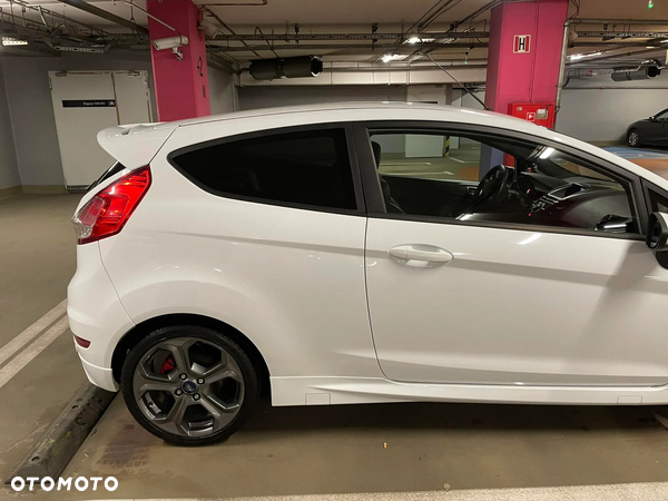 Ford Fiesta ST2 - 15