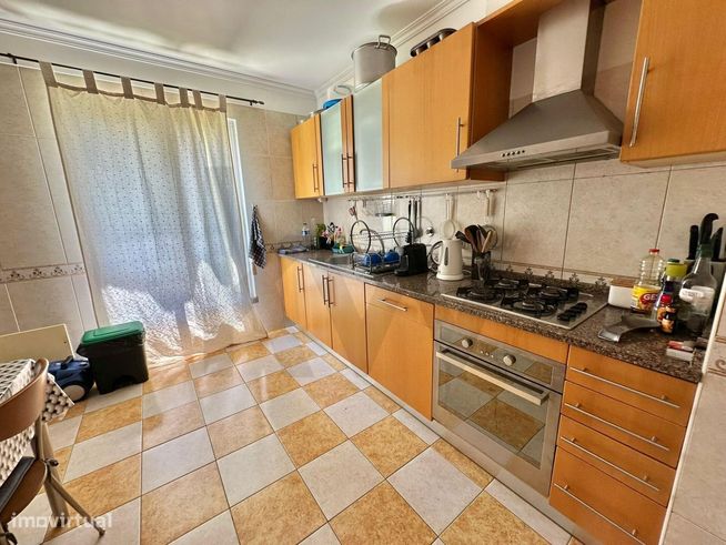 Apartamento T2 situado no Pilar - São Martinho- Próximo de serviços e-2