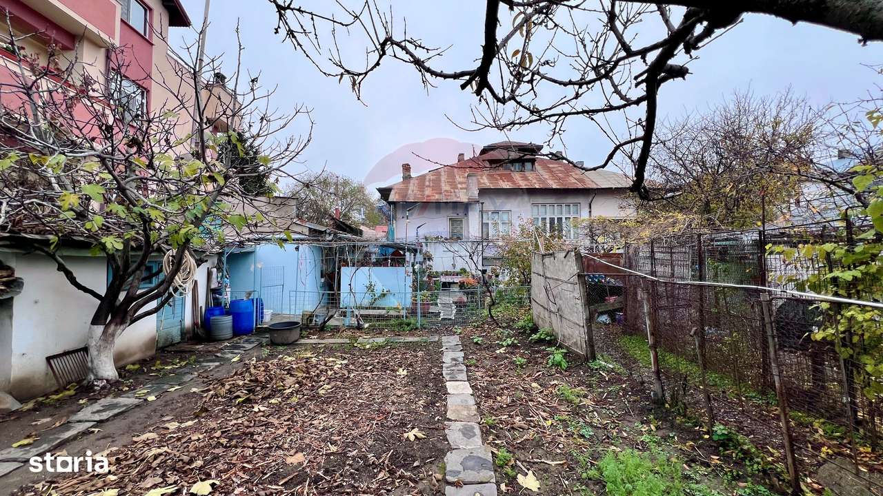 Casă / Vilă cu 3 camere de vânzare pe strada Domnească, Galați-1