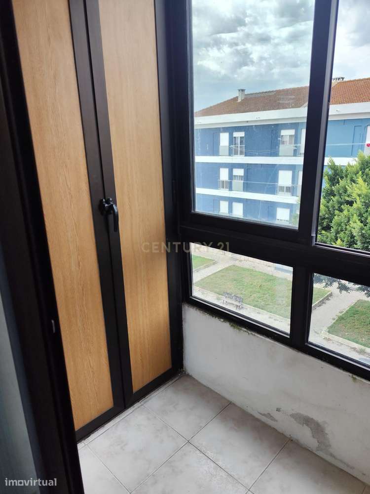 Apartamento T2 | Santo António da Charneca-9