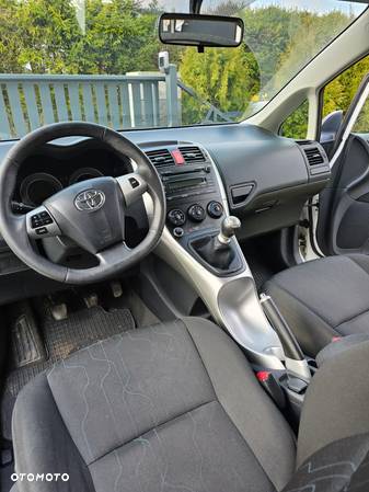 Toyota Auris 1.33 VVT-i Active - 2