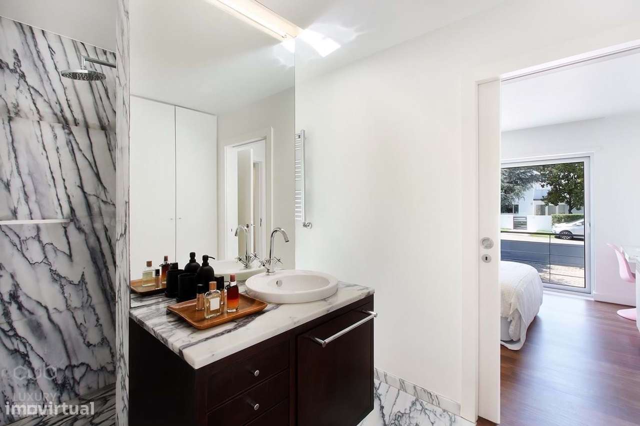 Moradia, 391 m², Charneca de Caparica e Sobreda-40