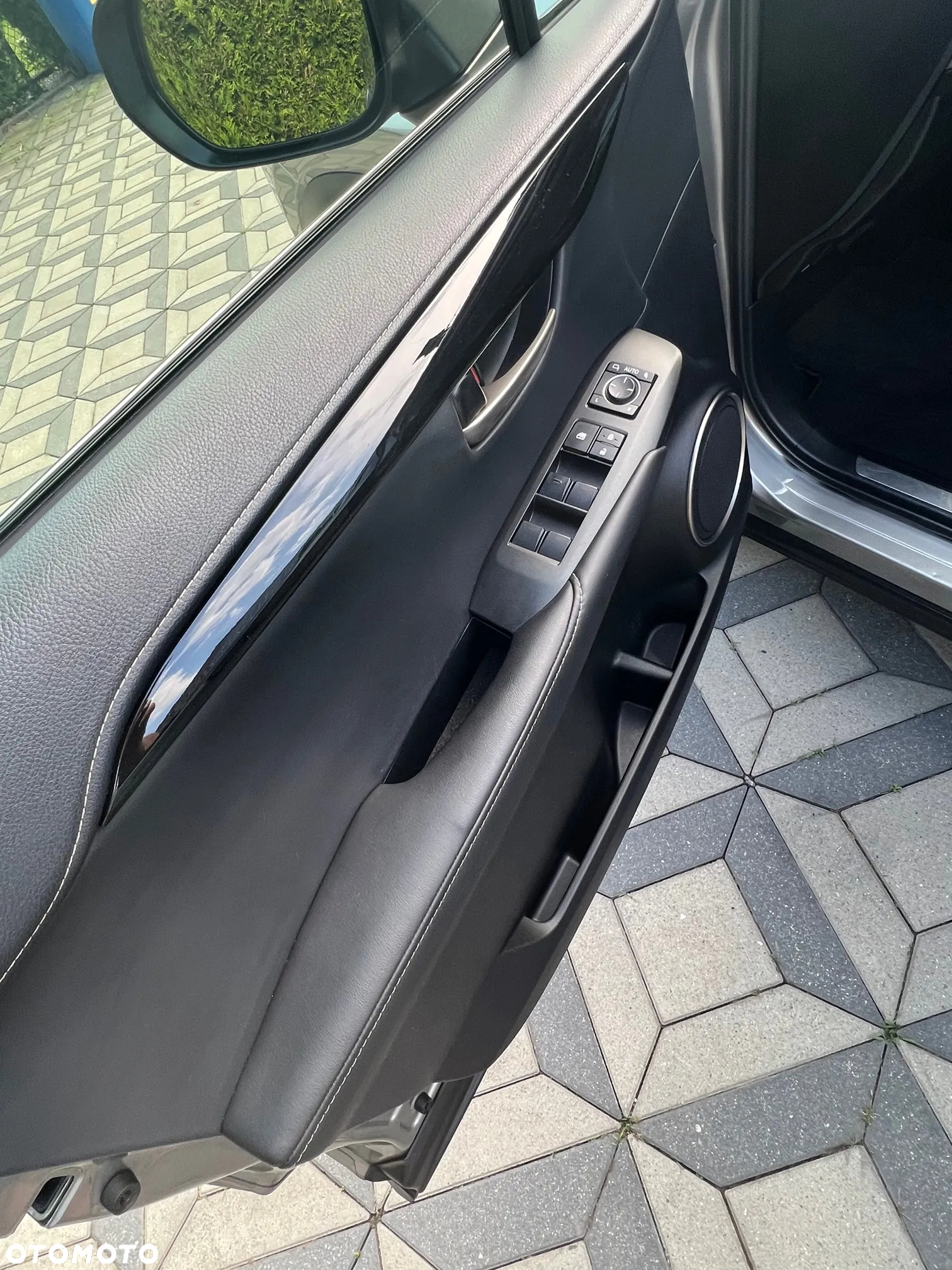 Lexus NX 300h Comfort AWD - 13