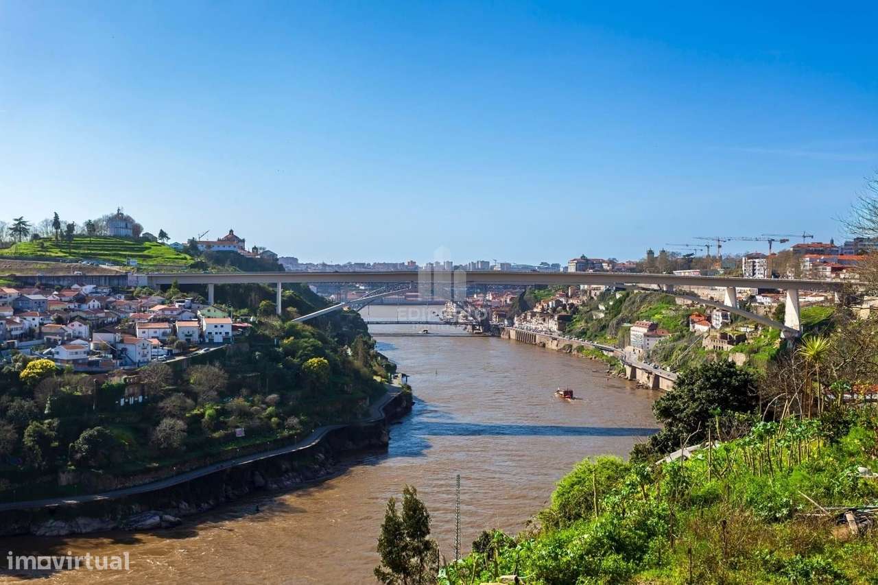 T1 com Espaço Exterior no Bonfim e Vista Douro – 2º Piso | Ideal para-16