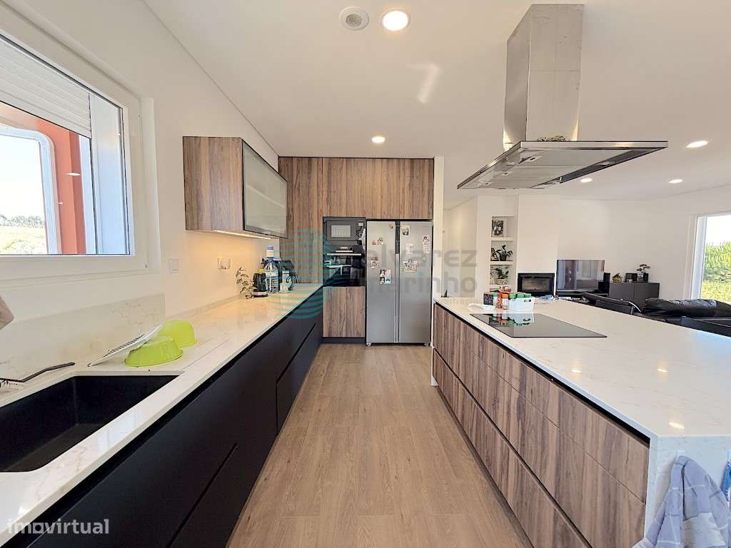 Excelente Moradia/Quintinha PISO TÉRREO V4, Ramalhal-9