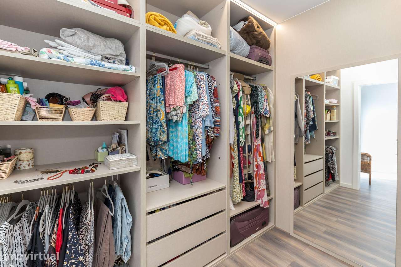 Moradia Isolada T4 de Prestígio – Bairro de São João, Sobreda-36