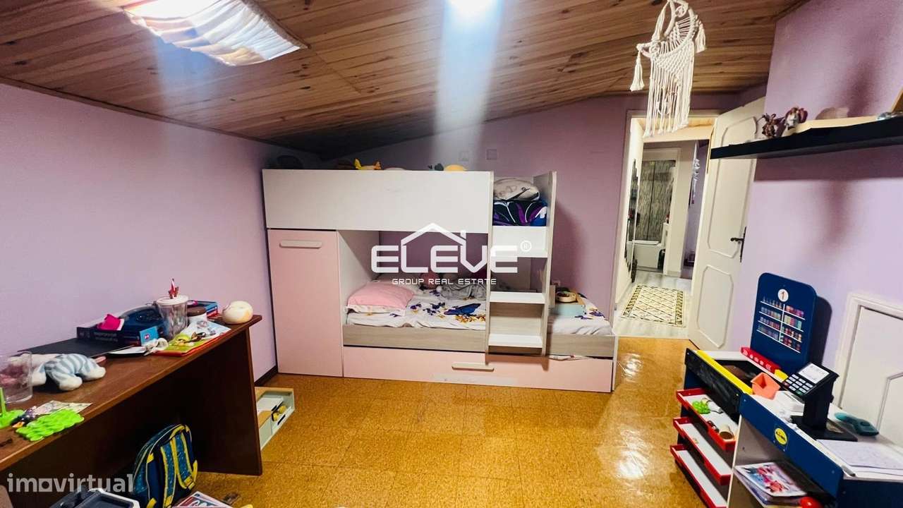 Excelente T4 Duplex Oliveira do Douro-14
