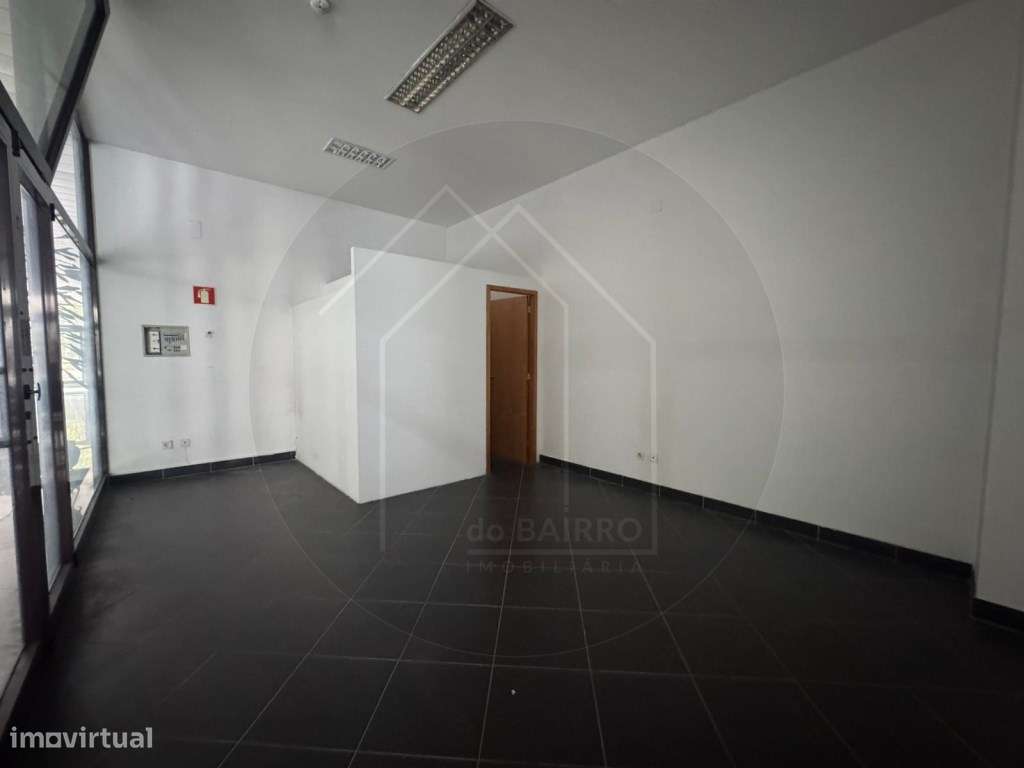 Loja para arrendamento, fórum comercial próximo á Constituição,Porto - Grande imagem: 5/15