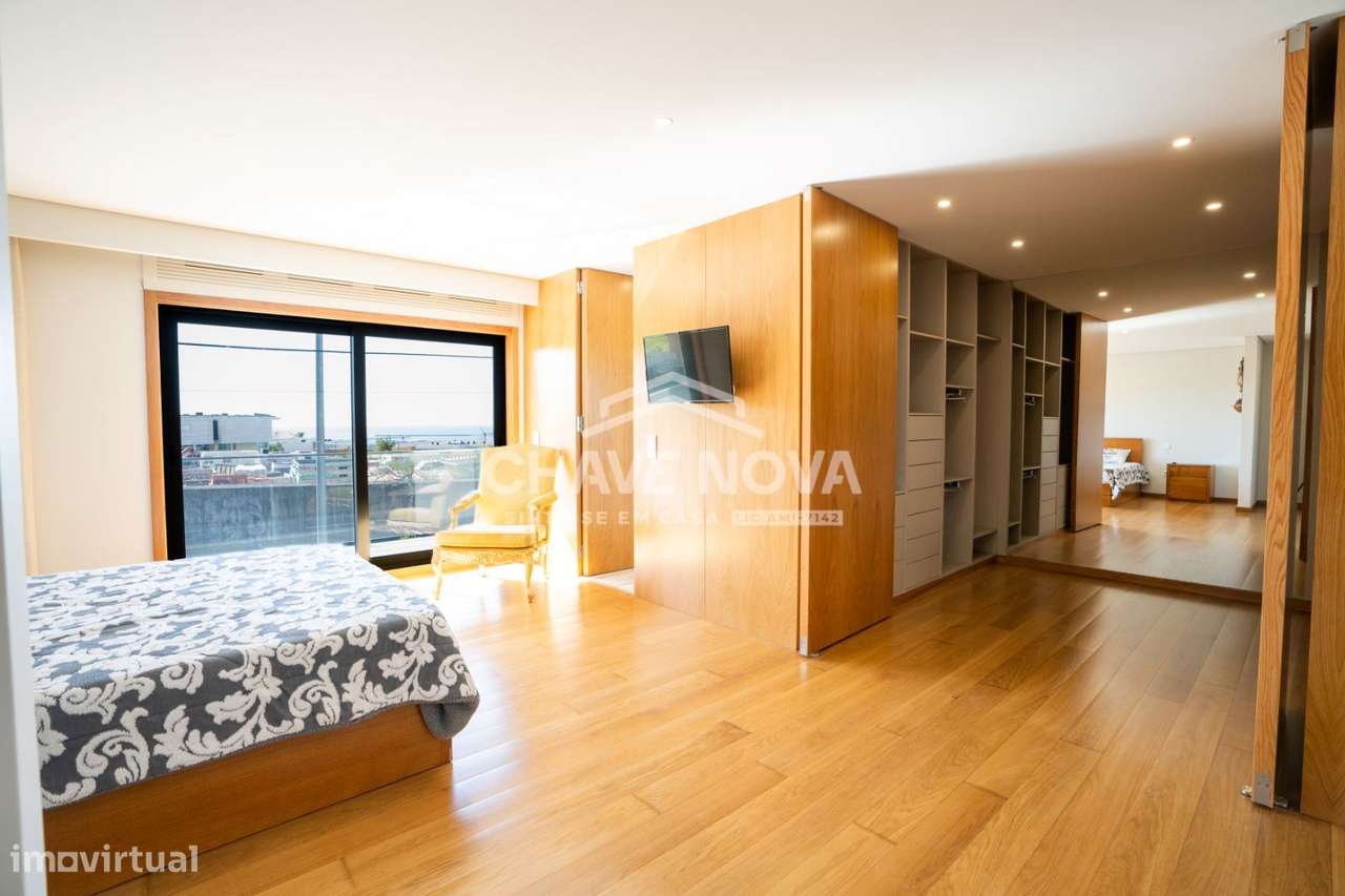 Moradia Geminada V3 Como Nova c/ Garagem Box em Canidelo-30