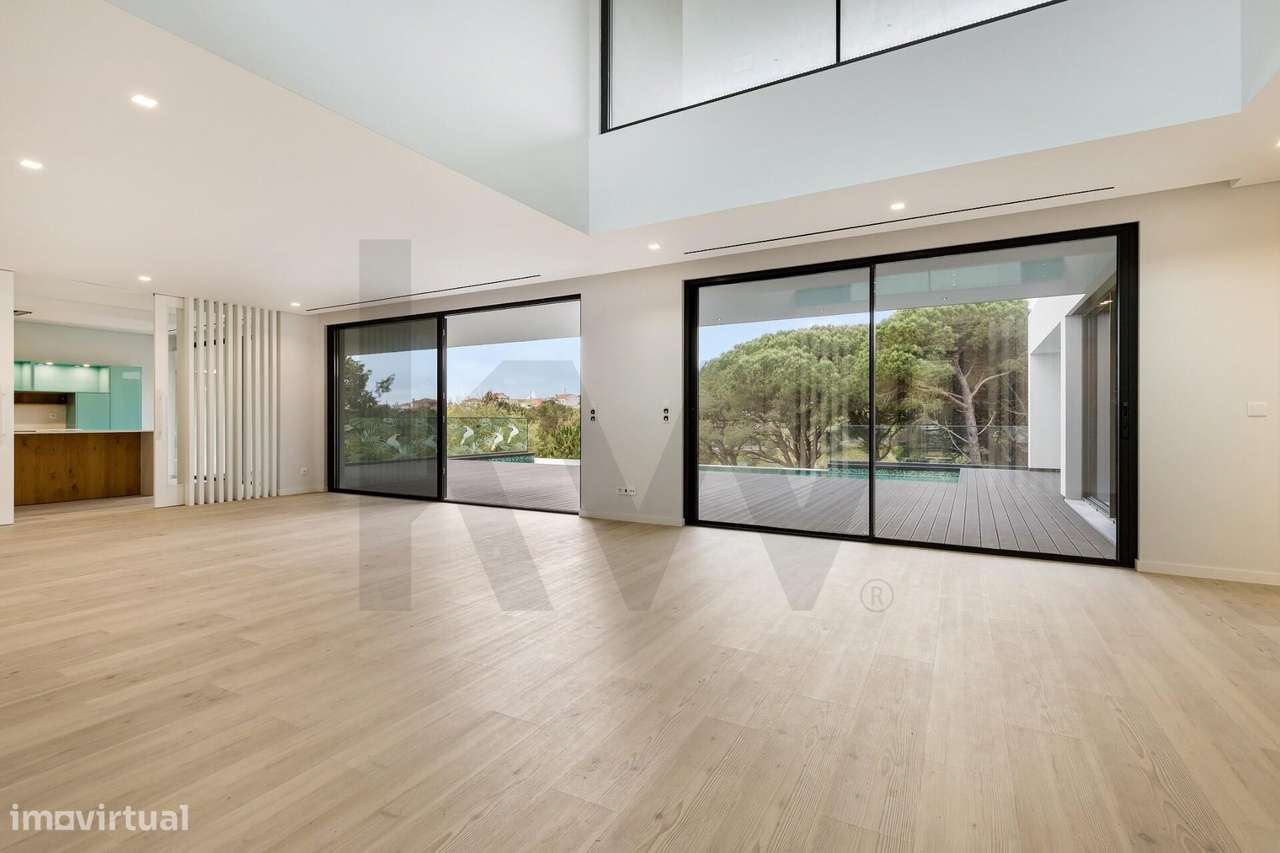 Moradia de arquitetura contemporânea em Cascais com 5 suites para vend-12
