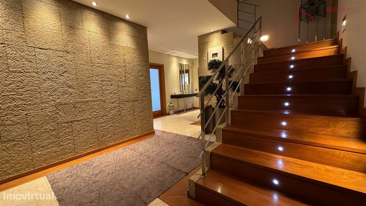 Moradia Isolada T3 com Piscina em Adaufe, Braga-24