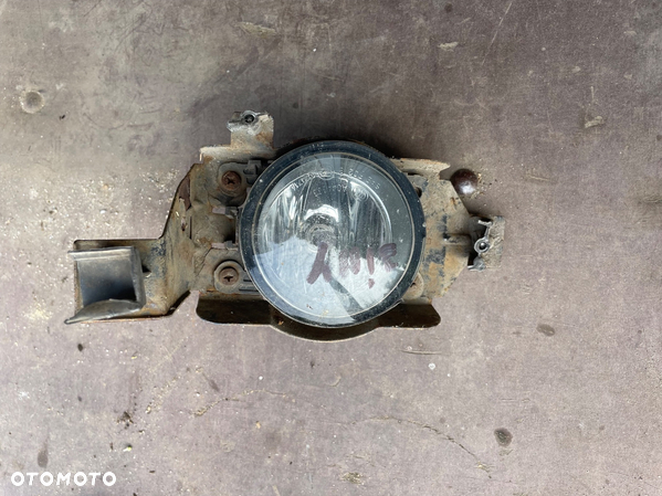 SUZUKI JIMNY HALOGEN LEWY Z RAMKĄ - 1