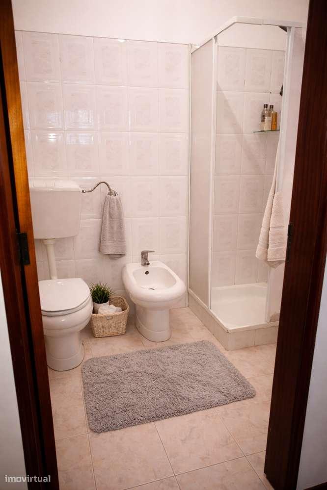 Apartamento T3 em Benavente com Varandas-10